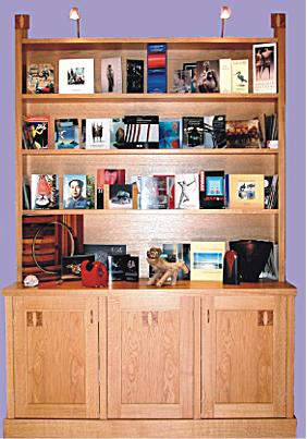 3x door solid and veneered Oak dresser. Click for more details.